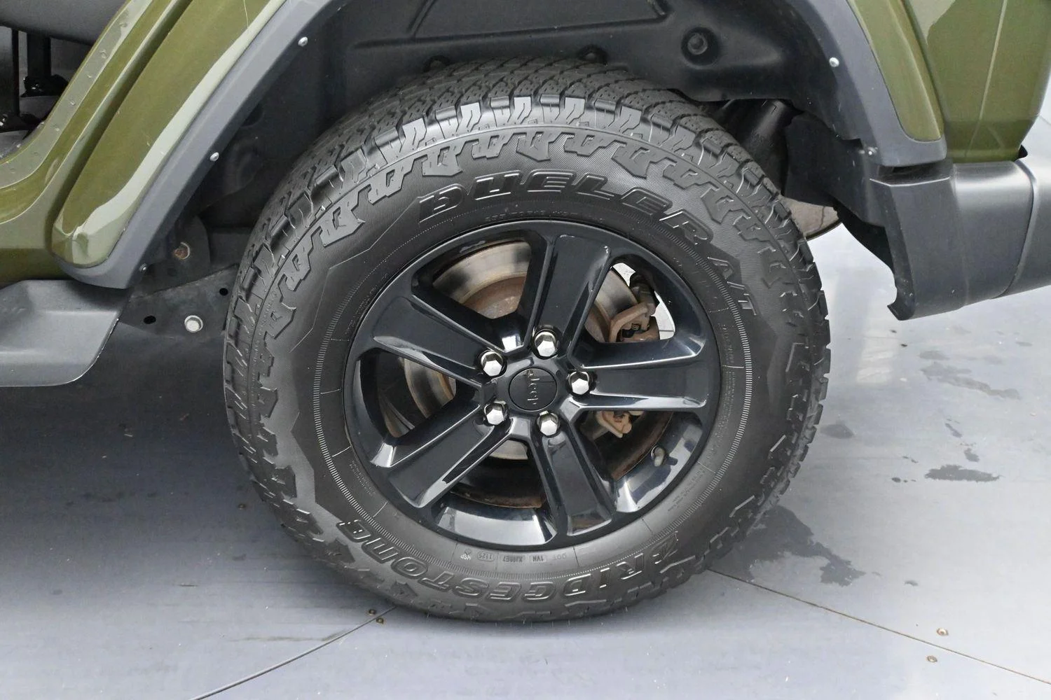 Used 2022 Sarge Green Clearcoat Jeep Unlimited Sahara Altitude image 36