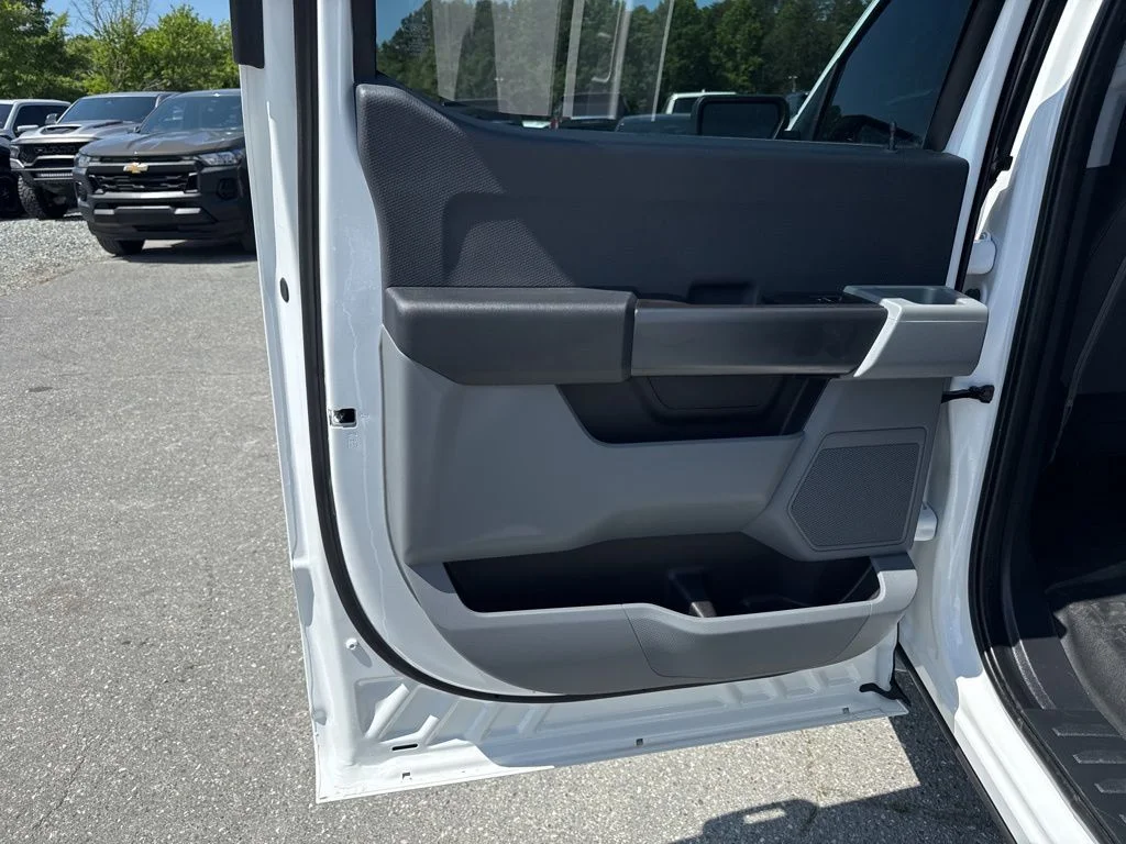 Used 2024 White Ford XL image 25