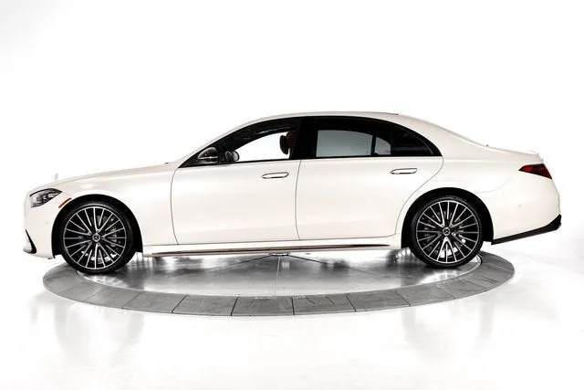 Used 2023 White Mercedes-Benz S 580 image 2