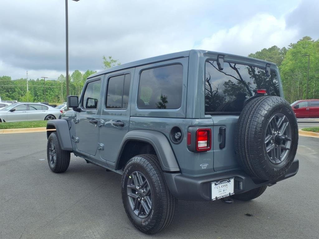 New 2025 Anvil Clear-Coat Exterior Paint Jeep Sport S image 16