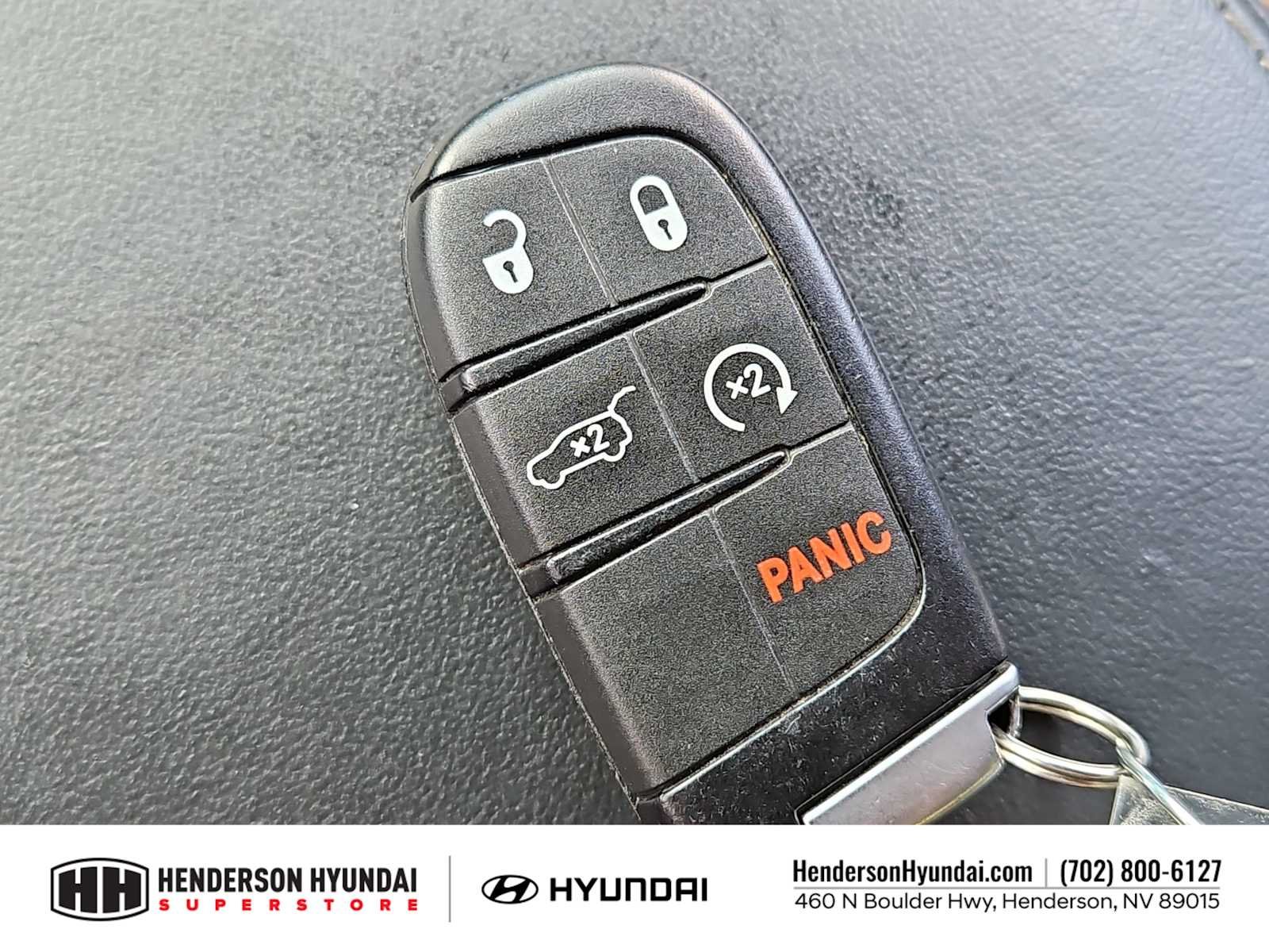 Used 2017 Ivory 3-Coat Jeep Overland image 35