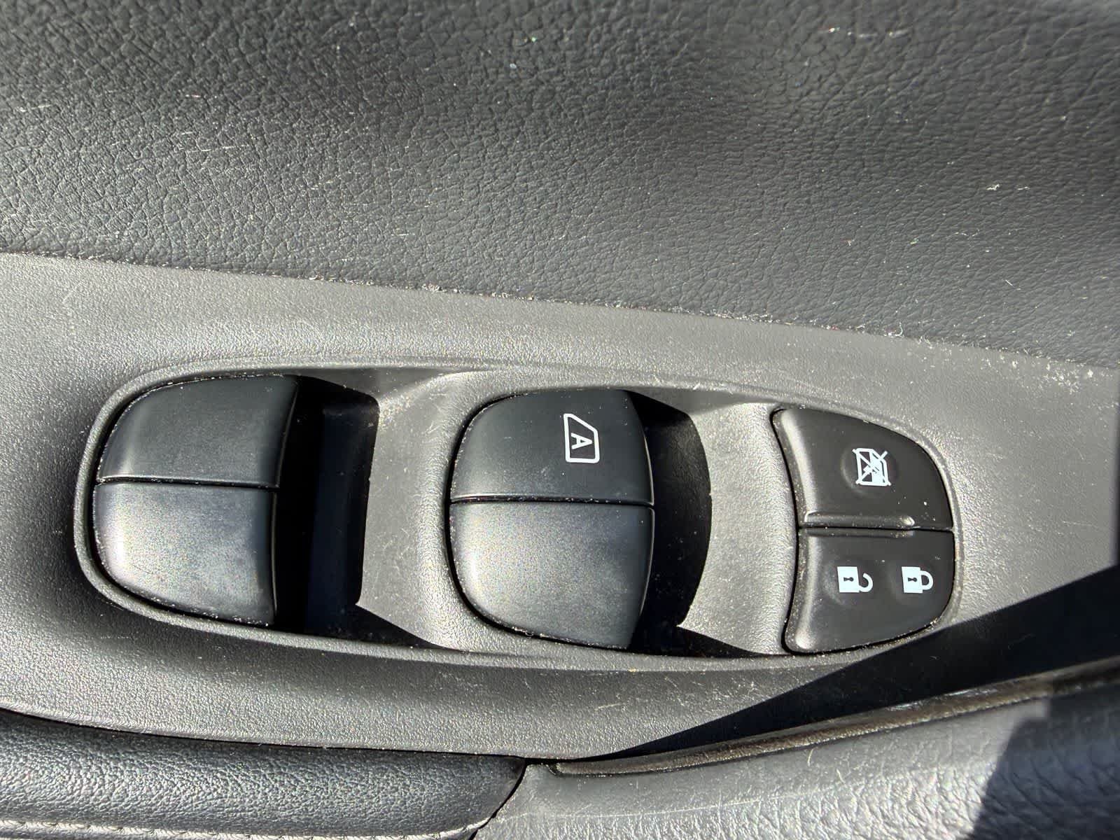 Certified Used 2020 Gun Metallic Nissan SV image 7