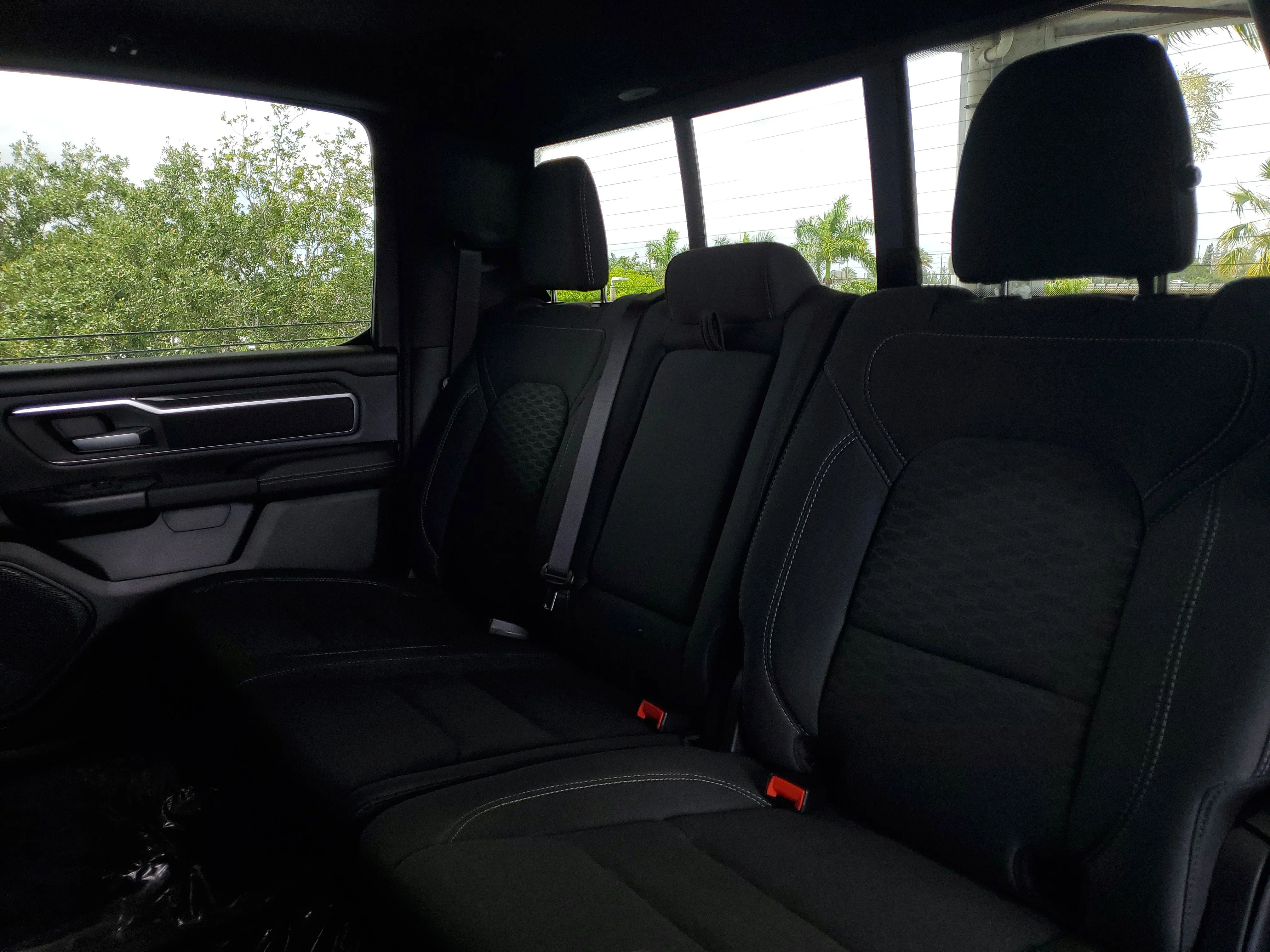 New 2026 Diamond Black Crystal Pearl-Coat Exterior Paint RAM Big Horn image 7