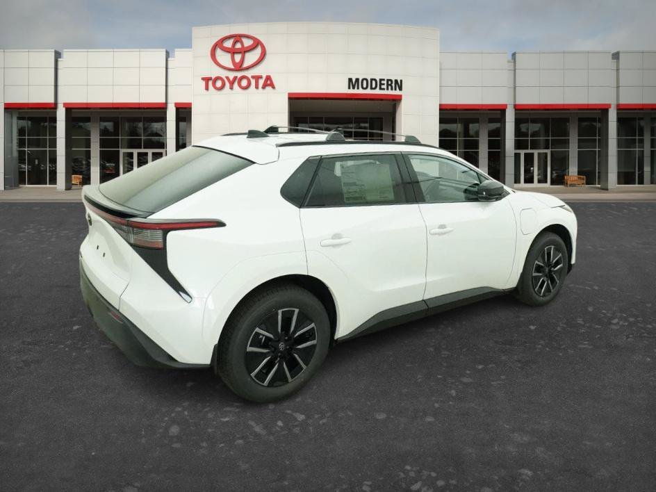 New 2026 WINDCHILL PEARL Toyota XLE image 18