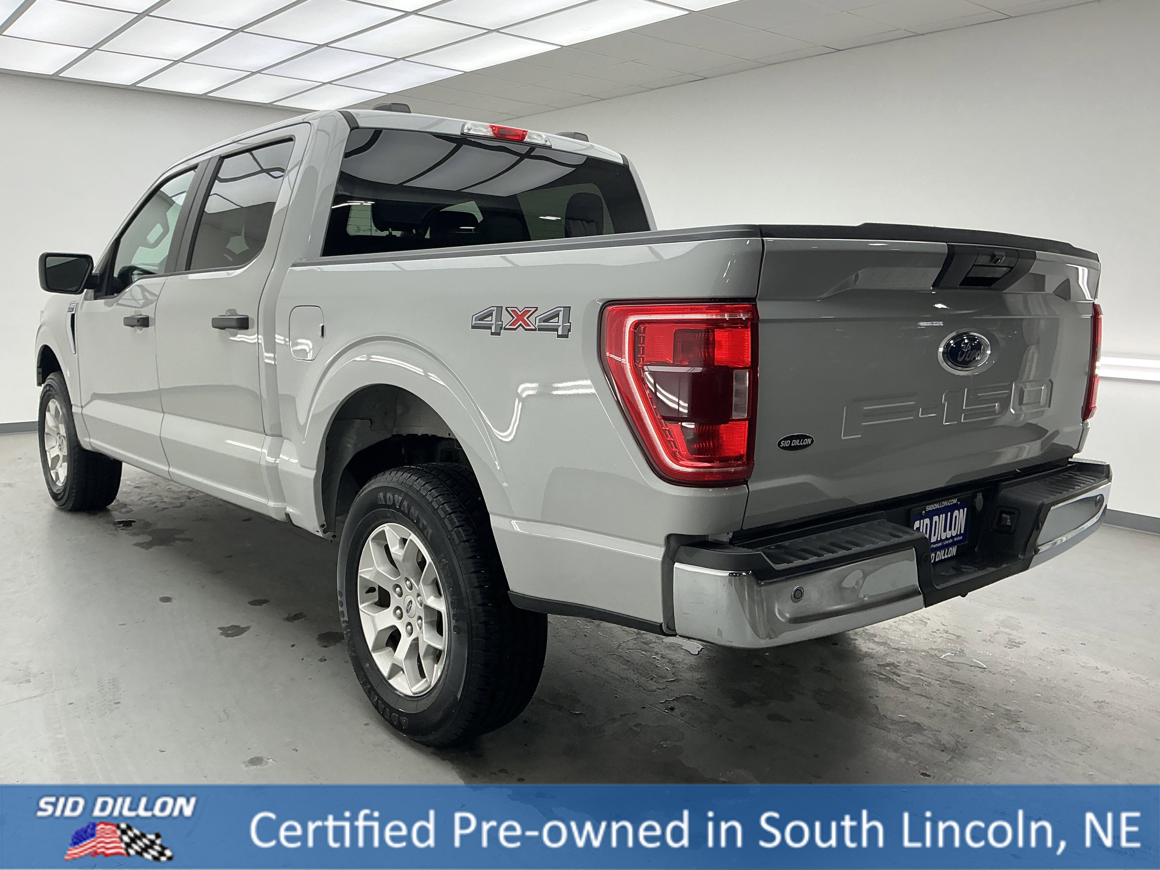 View vehicle photo 6