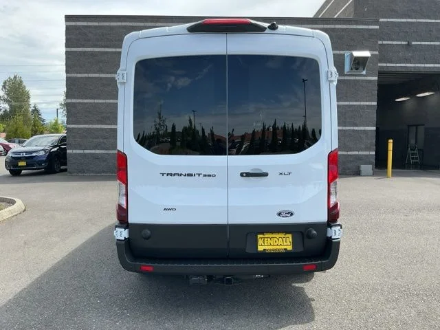 New 2026 Oxford White Ford XLT image 5