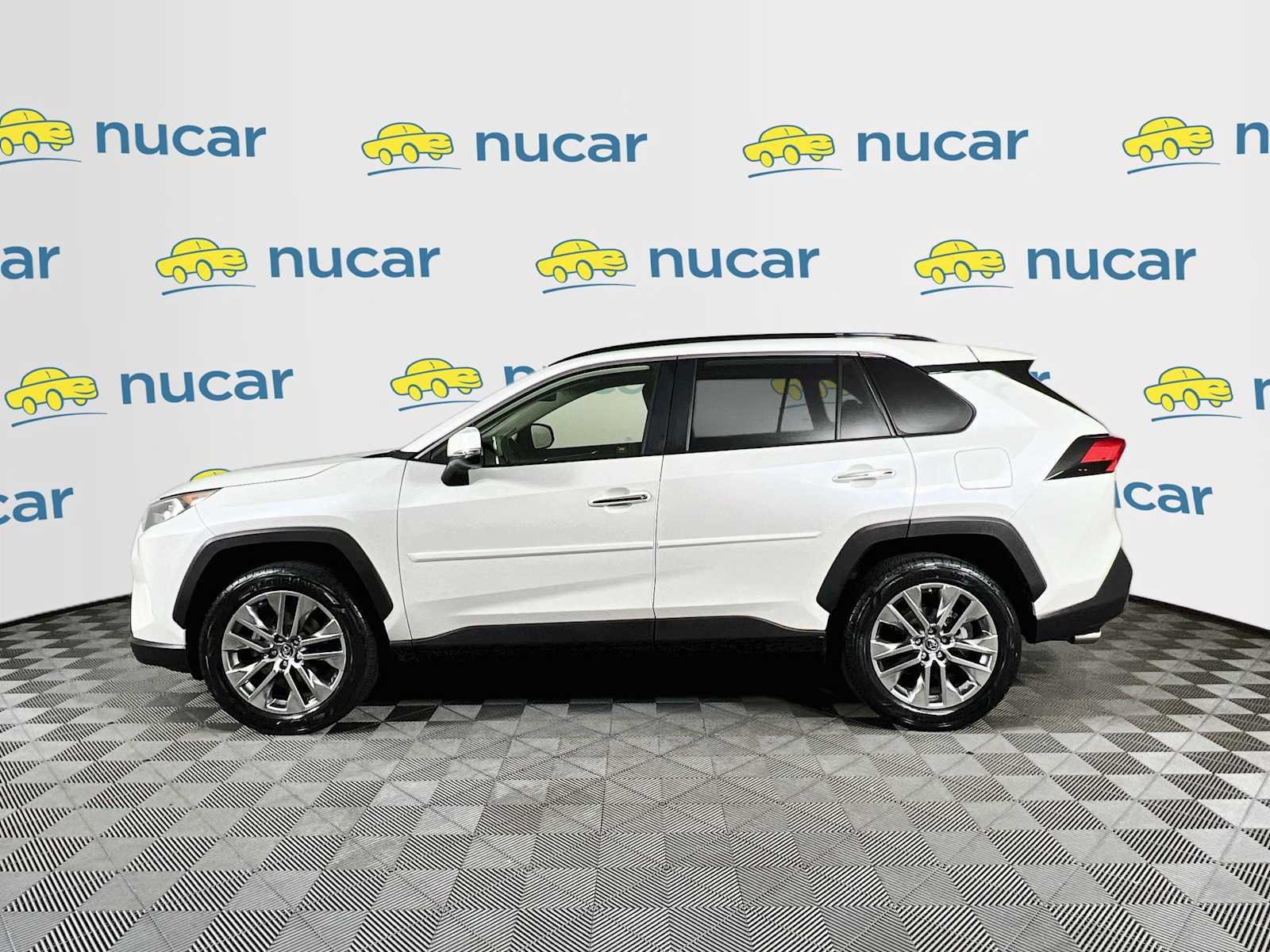 Used 2019 Blizzard Pearl Toyota Limited image 4