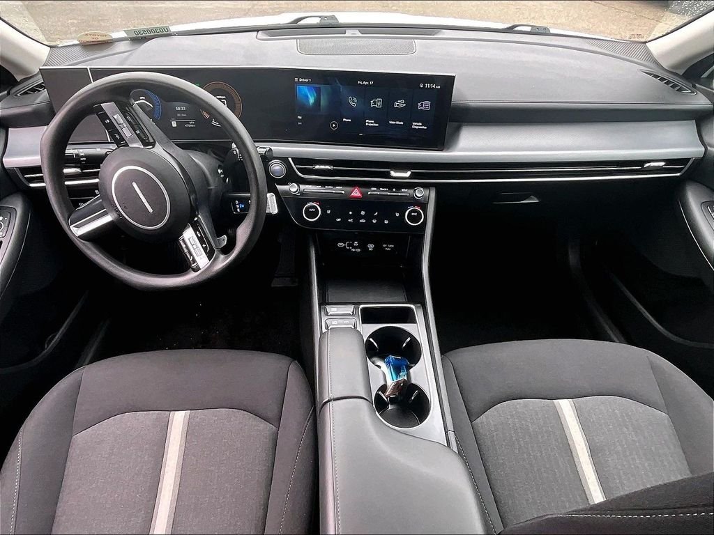 Used 2025 White Hyundai SEL image 20
