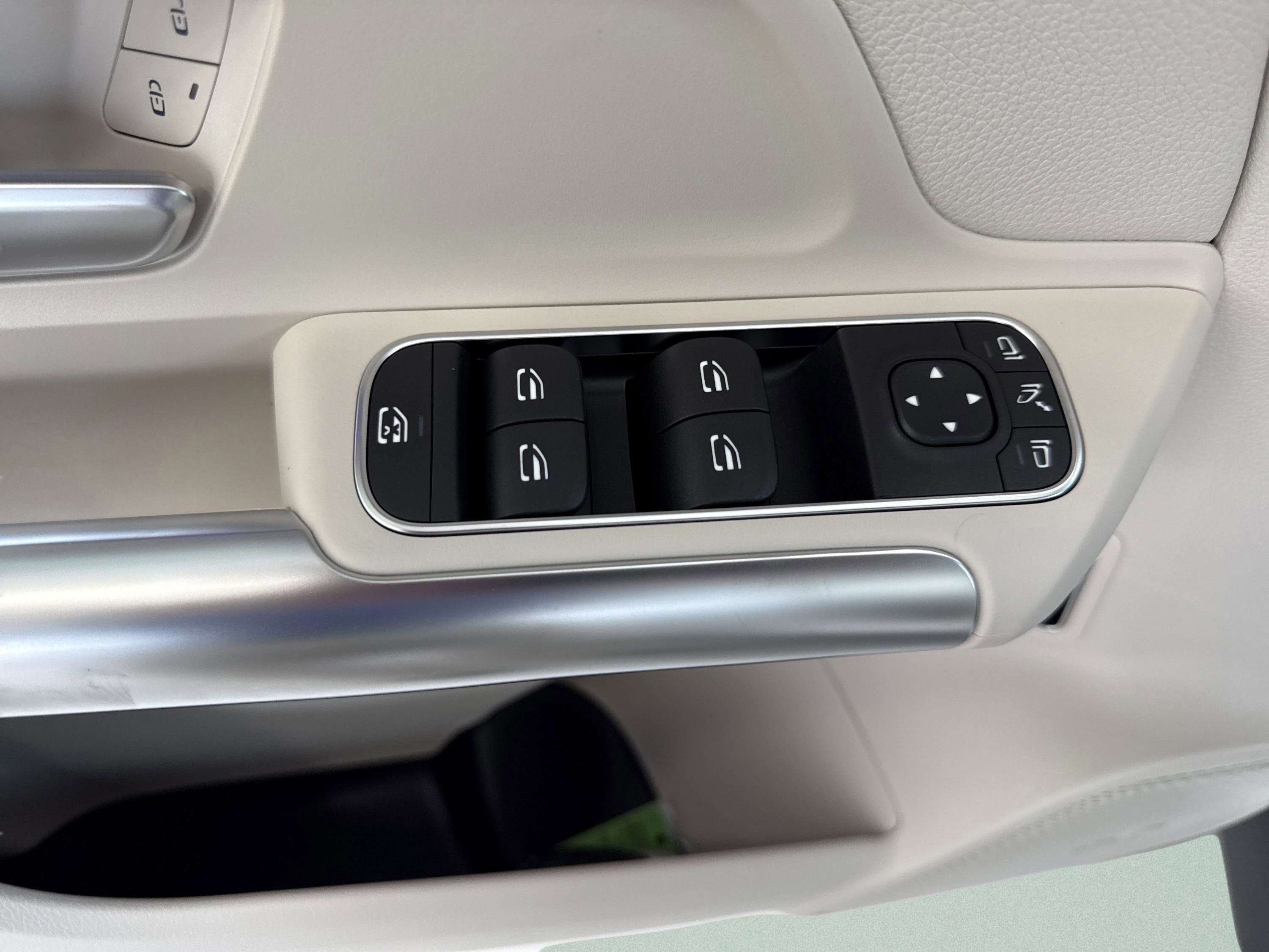 New 2026 Polar White Mercedes-Benz GLA 250 image 11