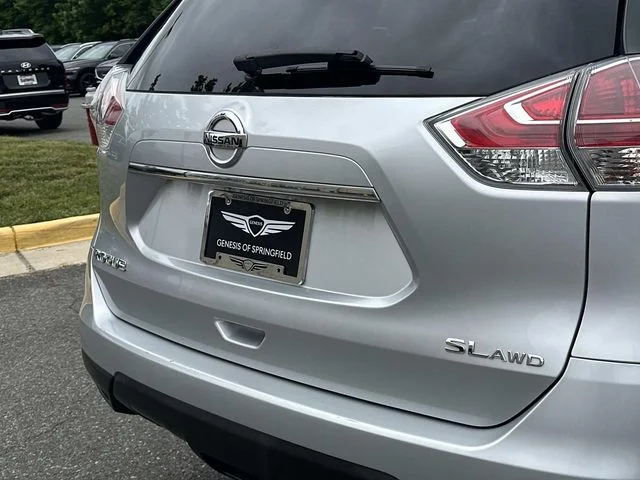Used 2015 Silver Nissan SL image 10