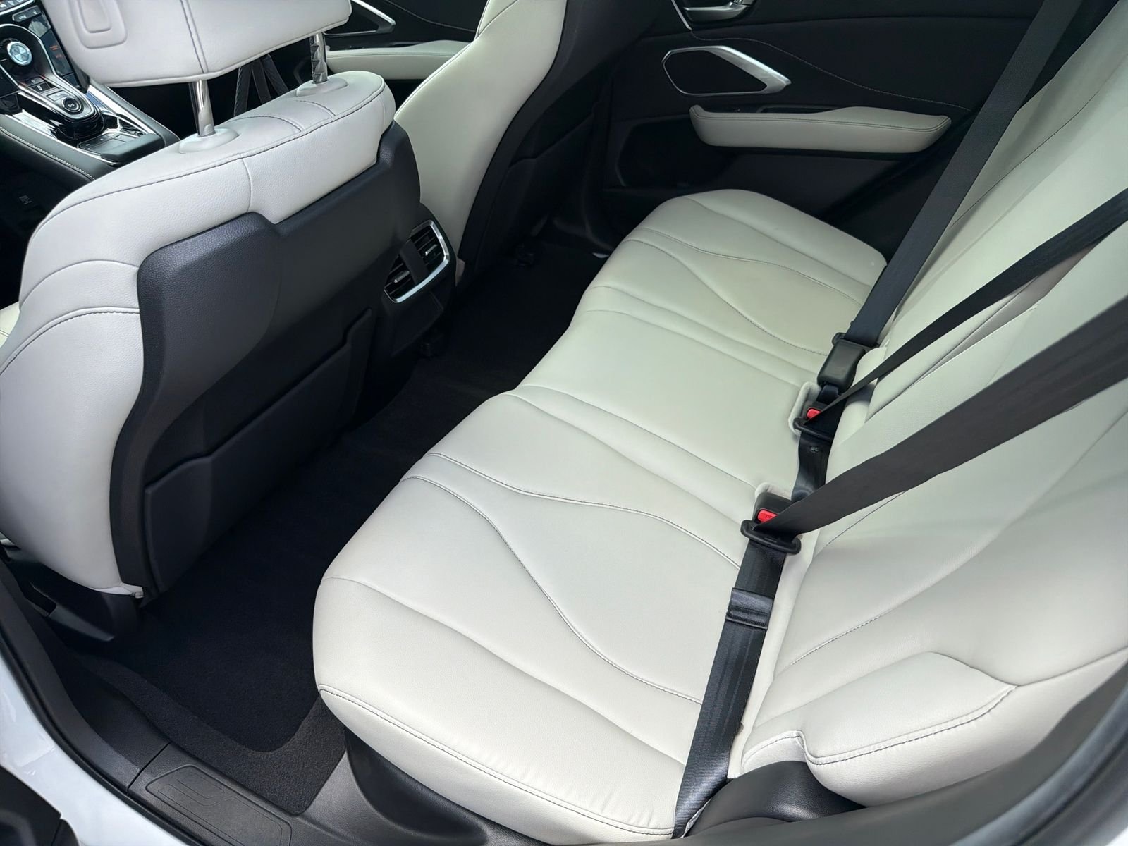Used 2025 White Acura Base image 33