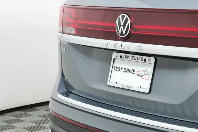 New 2026 Pure Gray Volkswagen 2.0T SE w/Technology image 34