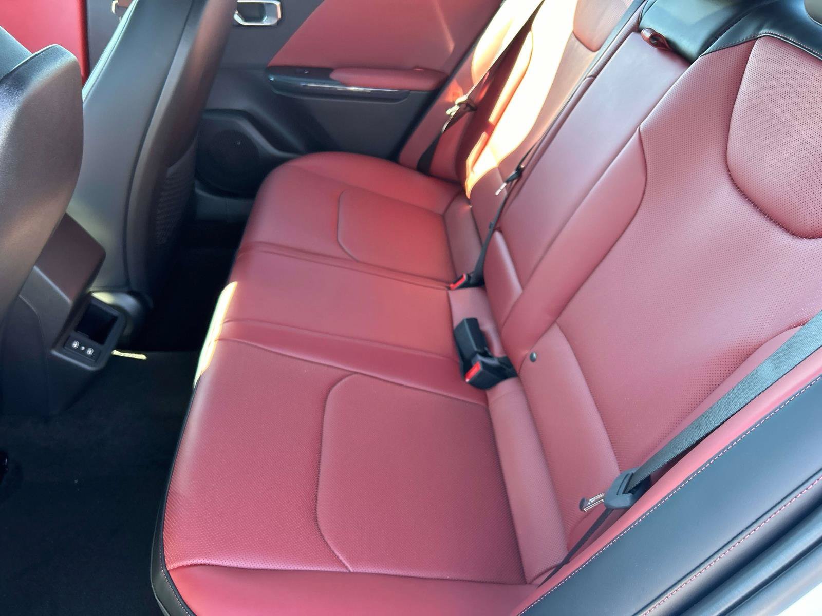 New 2027 Snow White Pearl Kia GT-Line image 17