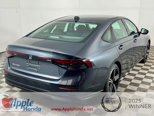 New 2026 Meteorite Gray Metallic Honda SE image 6