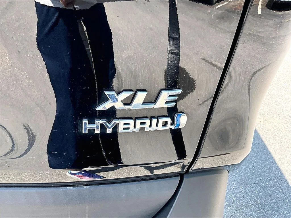 Used 2022 Black Toyota XLE image 28