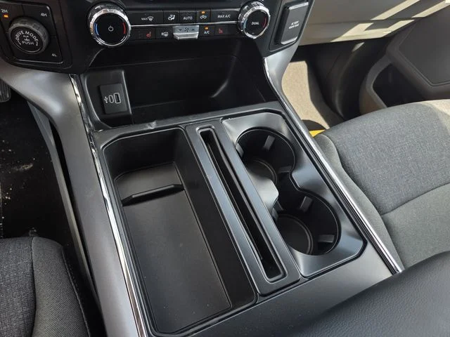 New 2026 Carbonized Gray Metallic Ford XLT image 10