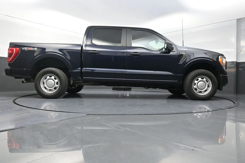 Used 2021 Blue Ford XL image 28
