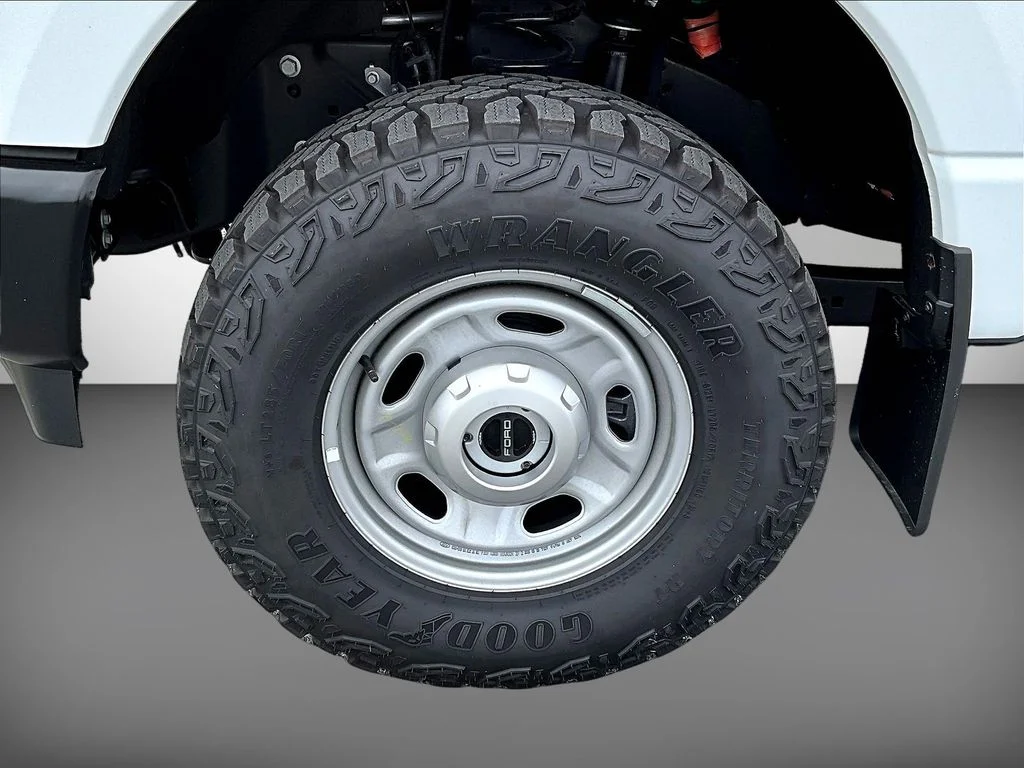 New 2026 Oxford White Ford F-250® XL image 9