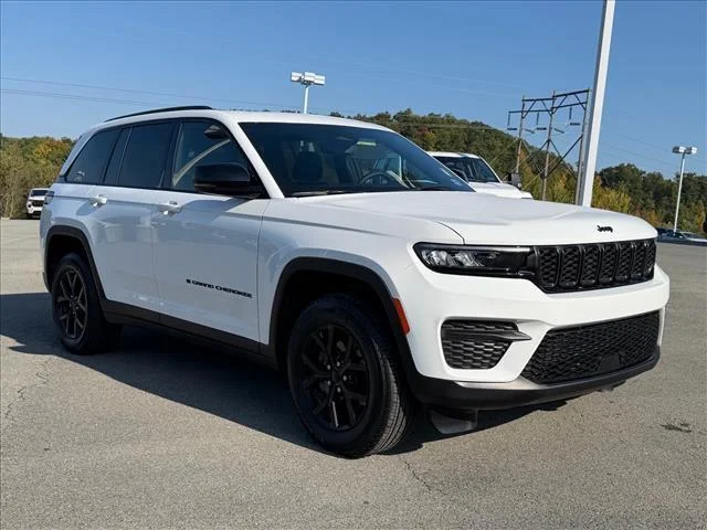 Used 2025 Bright White Clearcoat Jeep Altitude X image 7