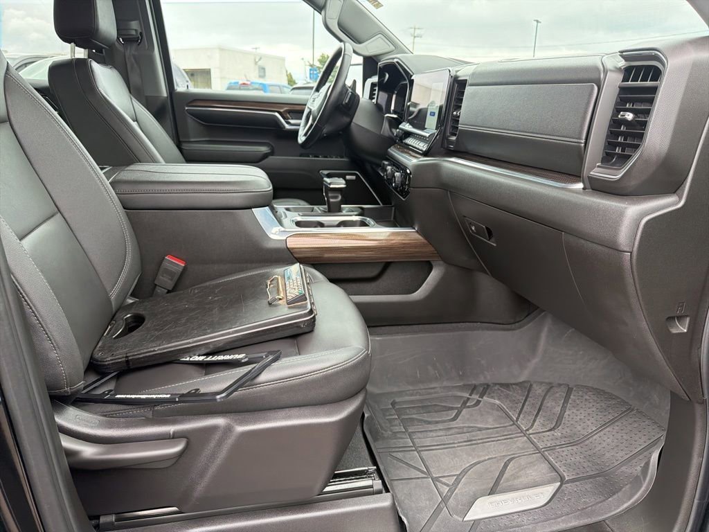 Used 2024 Black Chevrolet RST image 24