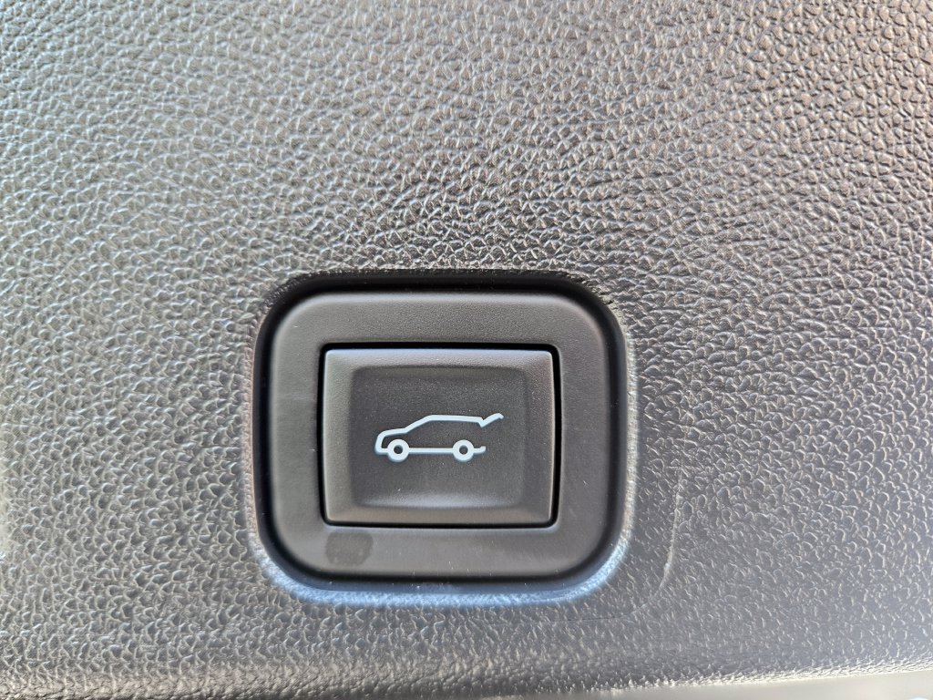 2025 GMC Acadia Denali - Photo 20