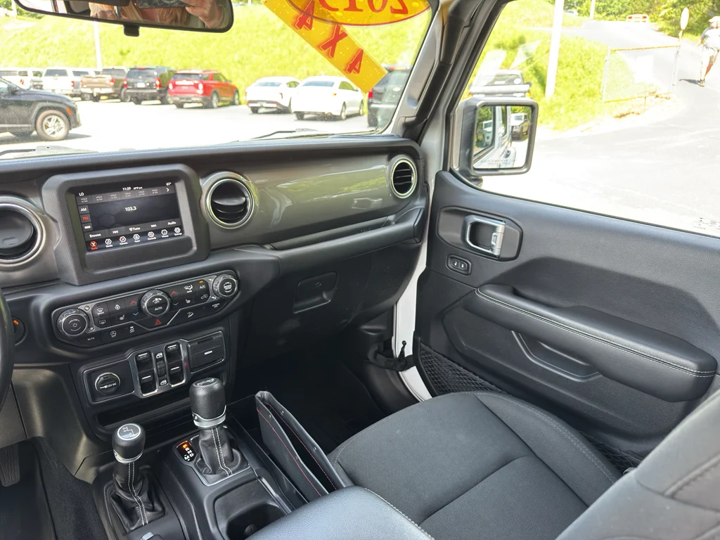 Used 2019 Bright White Clearcoat Jeep Sahara image 37