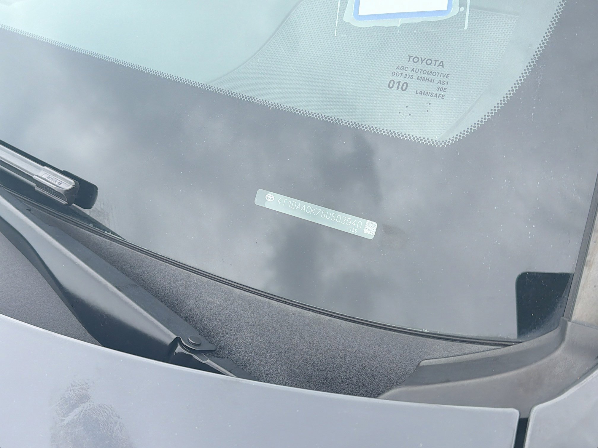 Used 2025 Underground Toyota SE image 37