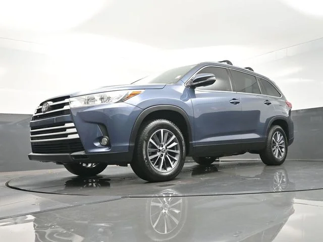 Used 2019 Blue Toyota XLE image 33