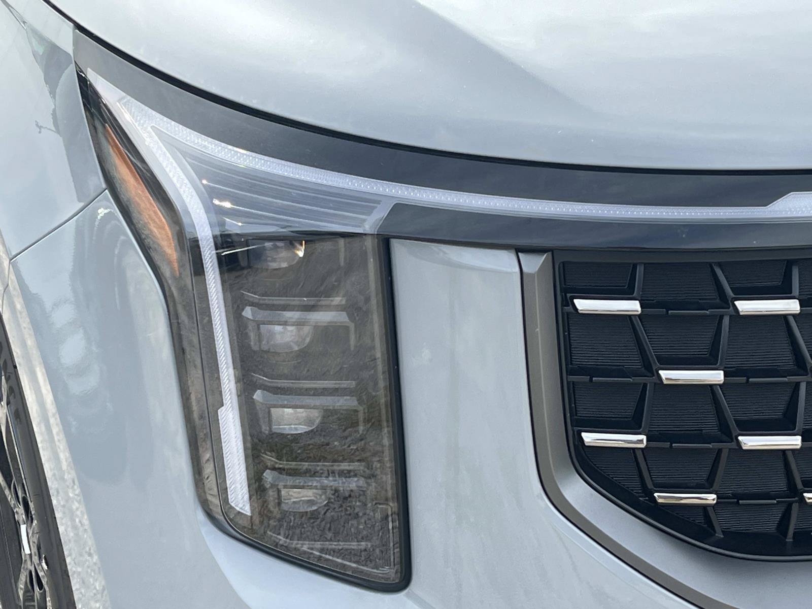 New 2027 Ceramic Silver Kia SX Prestige image 40