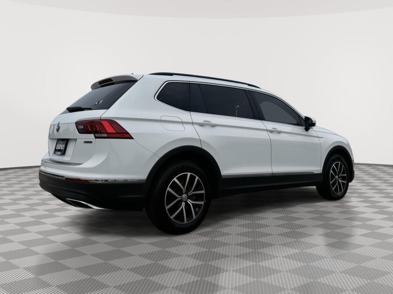 Used 2021 Pure White Volkswagen SE image 6
