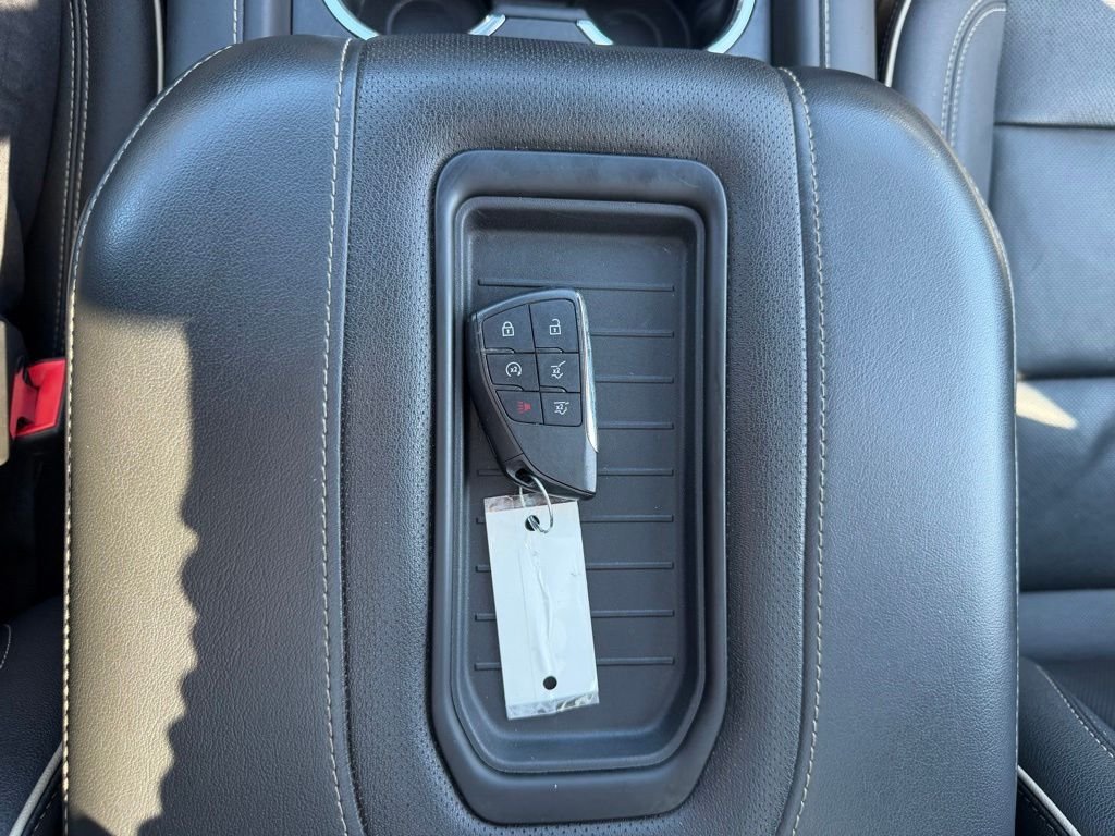 Used 2023  GMC SLT image 50