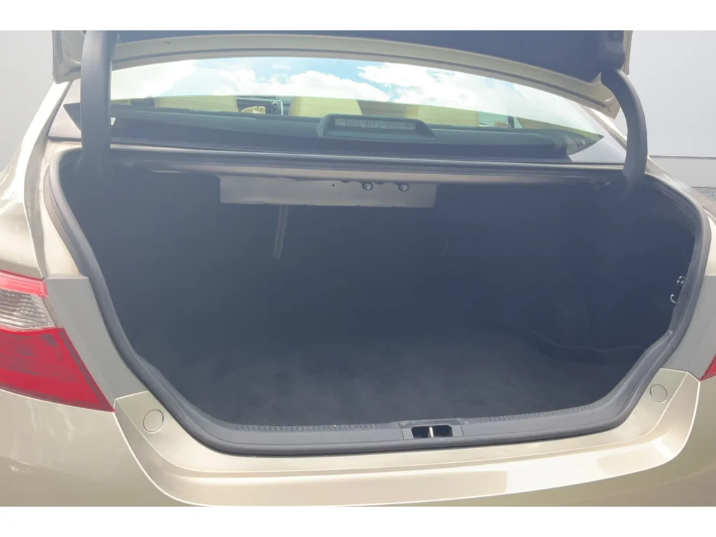 Used 2016 Gold Toyota XLE image 19