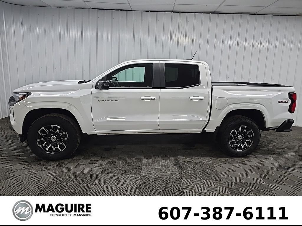Used 2025 Summit White Chevrolet Z71 image 5