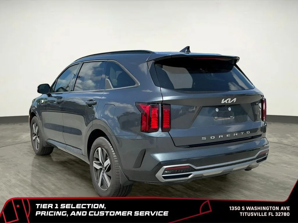 Used 2022 Gray Kia EX image 5