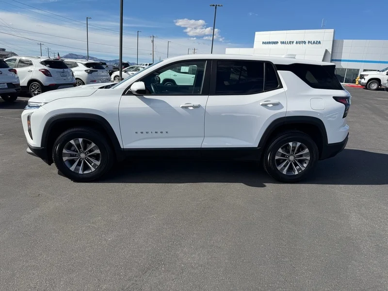 Used 2026 Summit White Chevrolet LT image 6