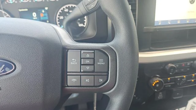 New 2027 Oxford White Ford XL 4WD image 40