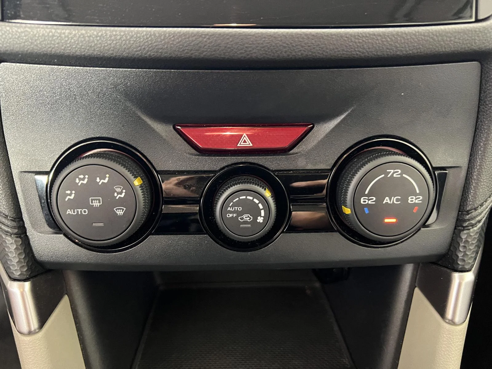 Used 2020  Subaru BASE image 14