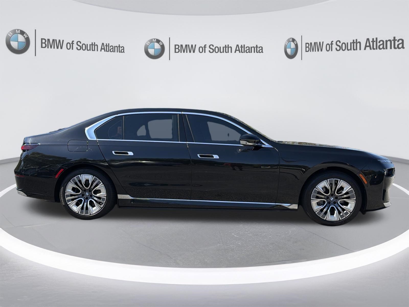 Used 2024 Black Sapphire Metallic BMW xDrive60 image 26