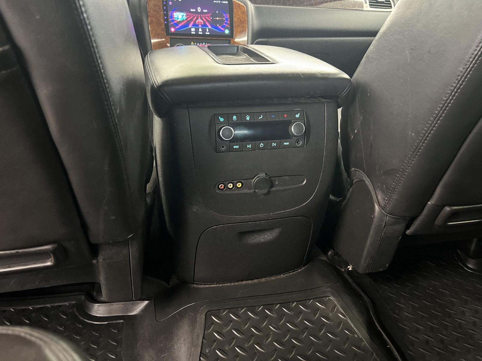 2011 GMC Yukon Denali - Photo 26