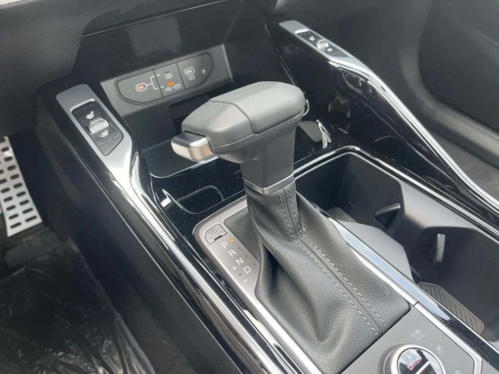 New 2026 White Kia X-Line SX image 16