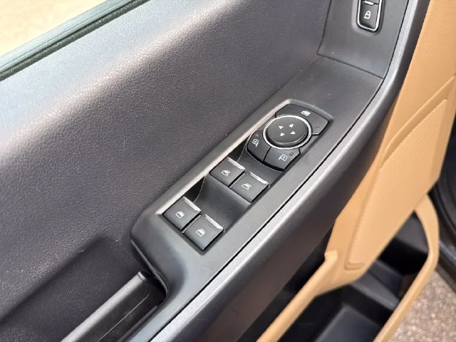 Used 2025 Brown Ford XLT image 11