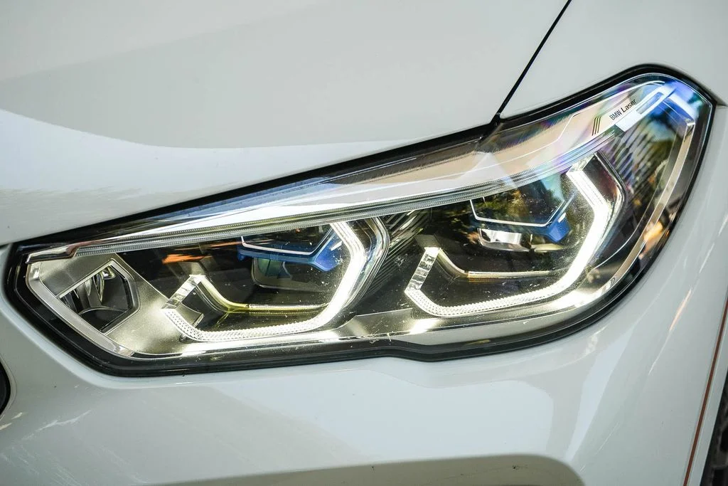 Used 2022 White BMW M50i image 8