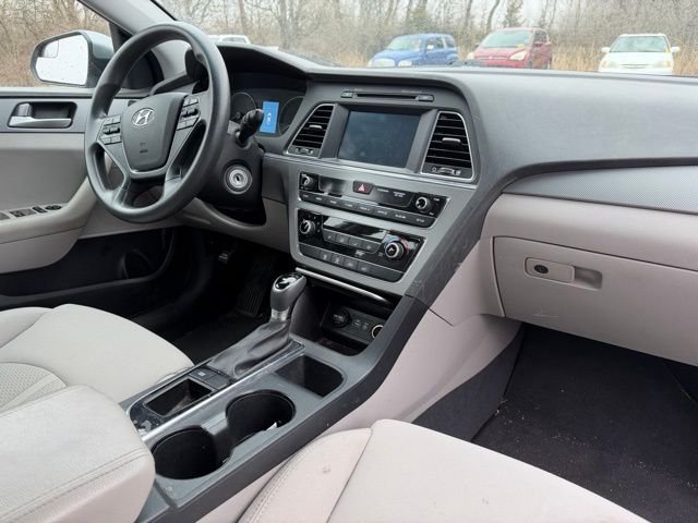 2017 Hyundai Sonata SE - Photo 6