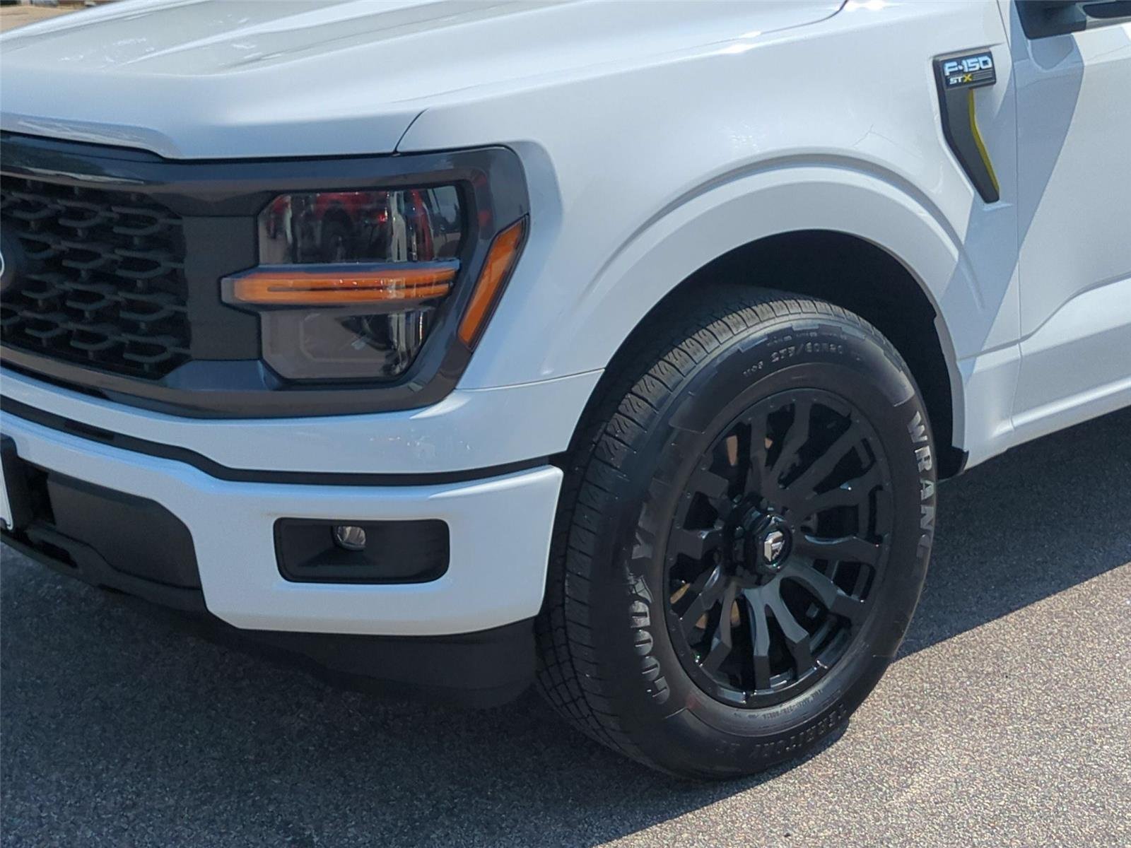 Used 2025 Oxford White Ford STX image 9