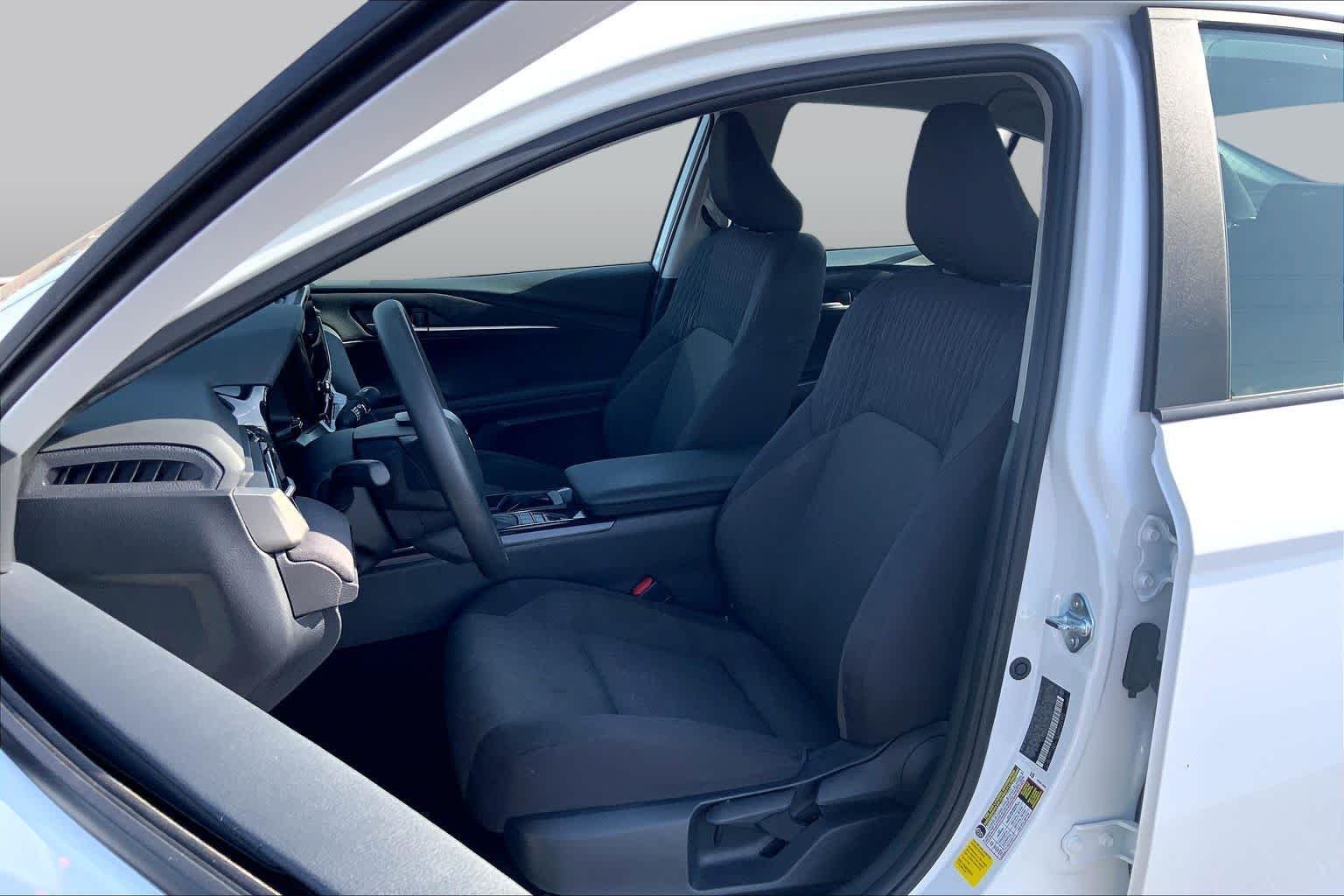 Used 2025 Ice Cap Toyota LE image 8