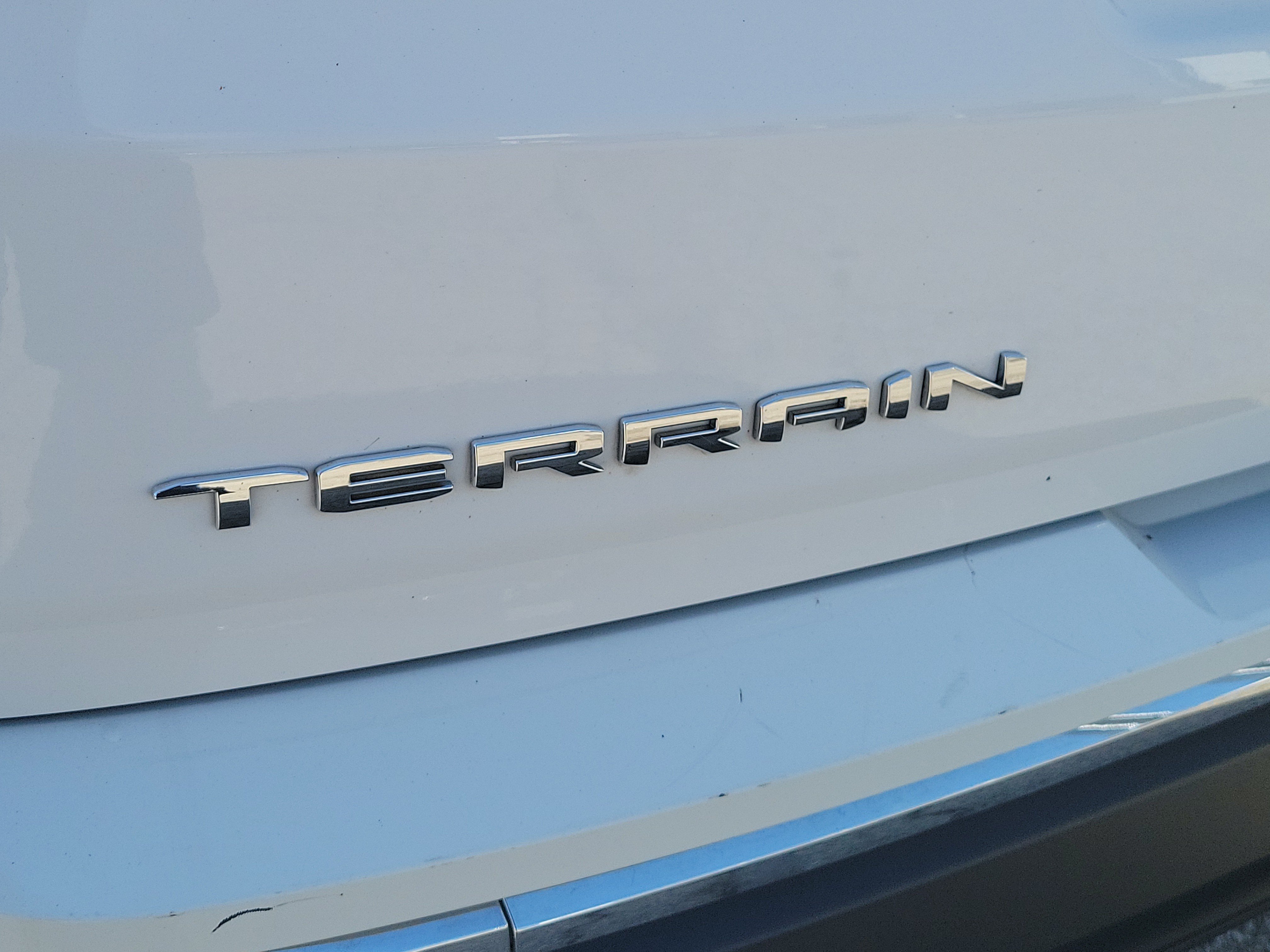 Certified Used 2024 Summit White GMC SLT image 8