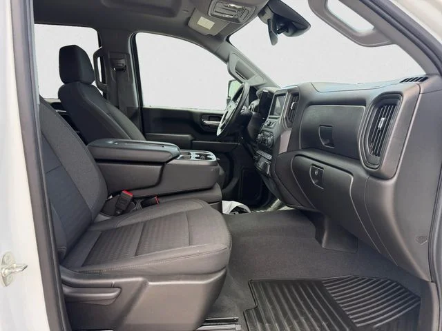 Used 2024 White Chevrolet Custom image 16