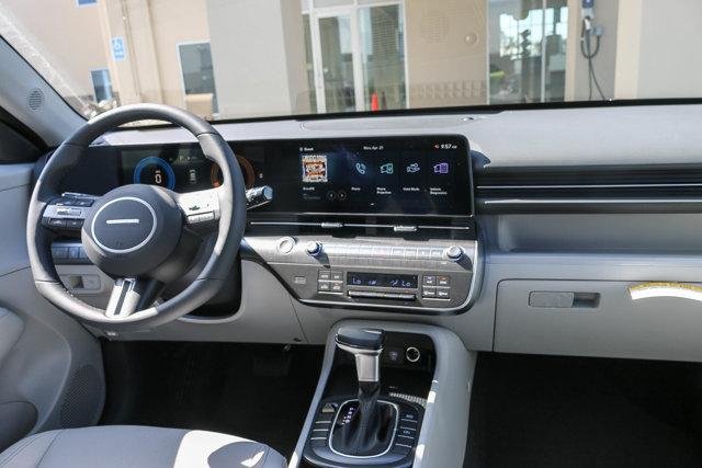 2025 Hyundai Kona SEL - Photo 12