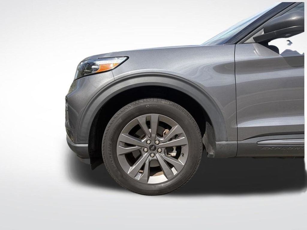 Used 2021 Gray Ford XLT image 9