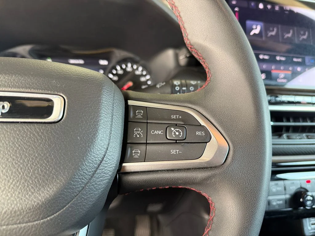 Used 2025 Silver Jeep Trailhawk image 25